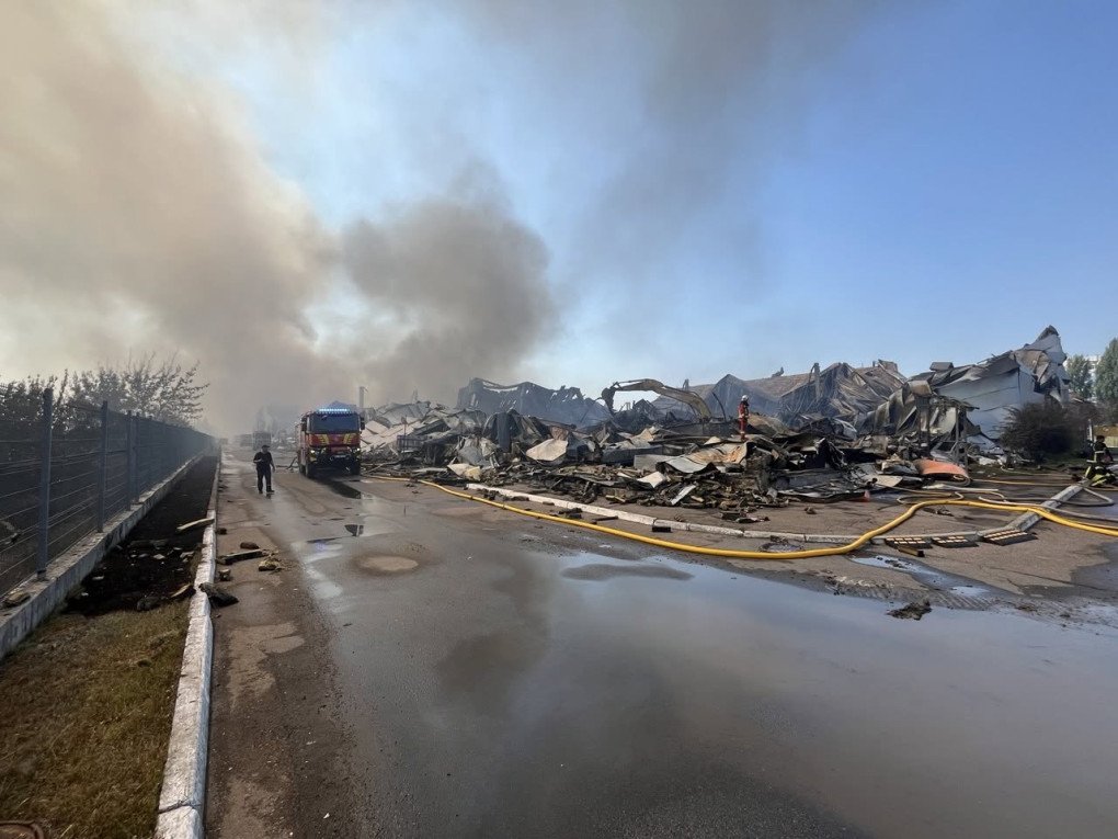 The destruction of the Intertop logistics hub after a Russian ballistic missile strike destroyed the facility in the Kyiv region on August 5, 2026. (Source: MTI Group/Facebook)
