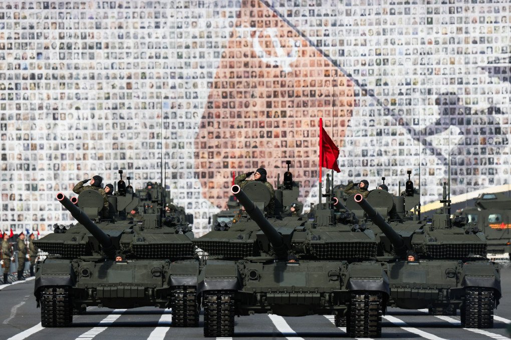 Russian T-90 tanks take part in a rehearsal for the Victory Day Parade on Palace Square in St. Petersburg, May 3, 2025. (Source: Getty Images)