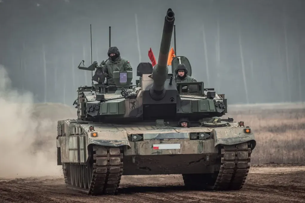 Polish Army K2 Black Panther tanks are training in February 2025. (Source: ROK-MIL/Reddit)
