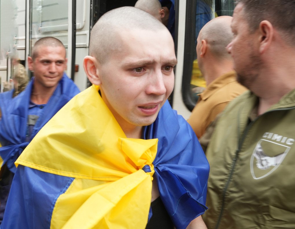 At a undisclosed location. Russia for the first time released prisoners of war under the age of 25. Many of these defenders spent over three years of hell in Russian captivity. Photo: Josh Olley/UNITED24 Media. At a undisclosed location. Russia for the first time released prisoners of war under the age of 25. Many of these defenders spent over three years of hell in Russian captivity. Photo: Josh Olley/UNITED24 Media.