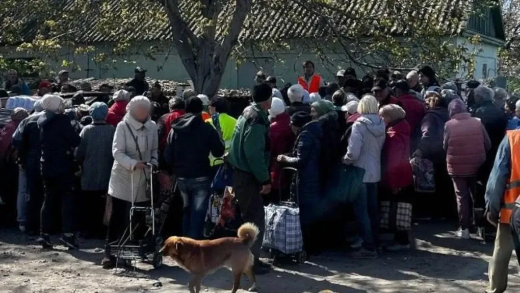 People gathered in search of food in Oleshky, May 13, 2026. (Photo: sestry.eu) People gathered in search of food in Oleshky, May 13, 2026. (Photo: sestry.eu)