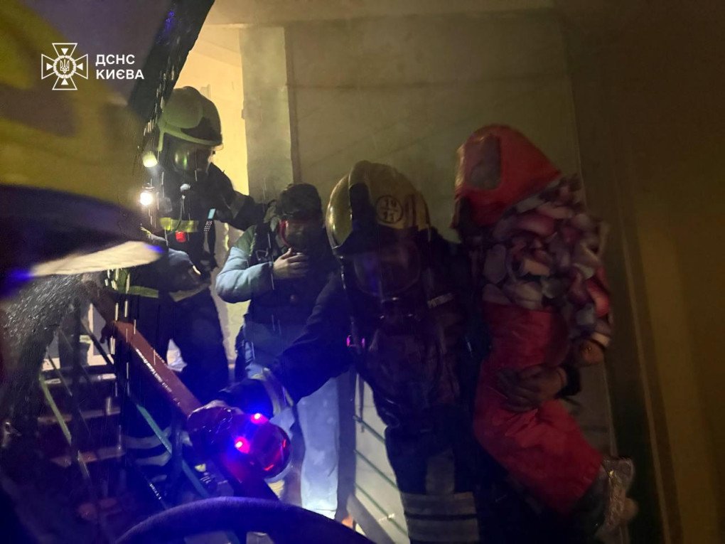 Consecuencias de un ataque aéreo ruso sobre Kyiv el 25 de noviembre de 2025. (Fuente: SES)