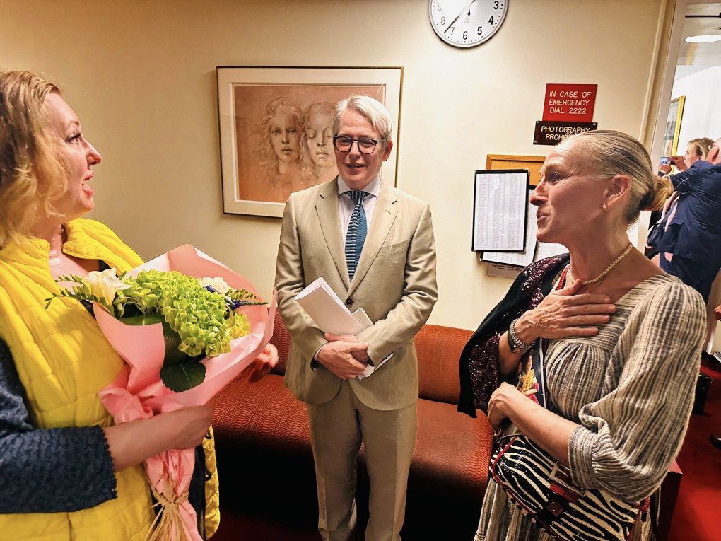 American actress Sarah Jessica Parker and her husband Matthew Broderick backstage after “Turandot” performance at the Metropolitan Opera in New York on June 6, 2026. (Source: Svitlana Melnyk/Facebook)