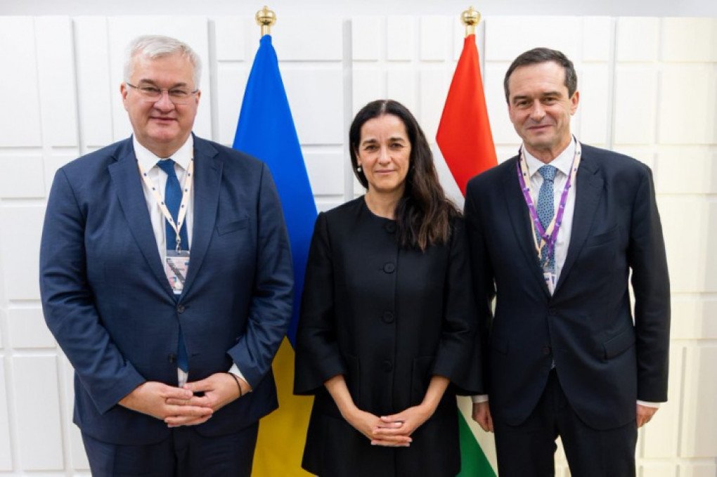 Ukrainian and Hungarian officials during talks on renewing bilateral and interparliamentary cooperation. (Source: Ukraine’s Foreign Ministry) Ukrainian and Hungarian officials during talks on renewing bilateral and interparliamentary cooperation. (Source: Ukraine’s Foreign Ministry)