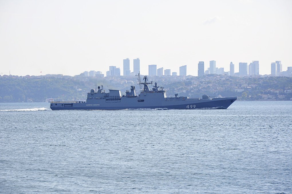The Russian frigate "Admiral Makarov" passes through the Bosphorus in Istanbul, Turkey, on August 13, 2021. (Source: Getty Images)