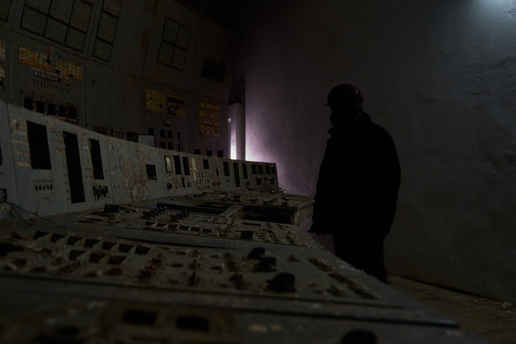 Silhouette of a Chornobyl Nuclear Power Plant worker above the control panel of Reactor No. 4.. Photo: Mykyta Shandyba/UNITED24 Media