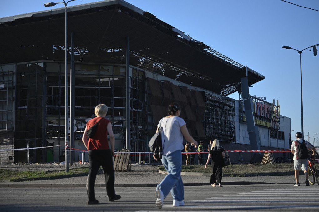 Pedestrians walk past a damaged supermarket following a Russian ballistic missile strike in Kyiv on August 1, 2026. (Source: Getty Images) Pedestrians walk past a damaged supermarket following a Russian ballistic missile strike in Kyiv on August 1, 2026. (Source: Getty Images)