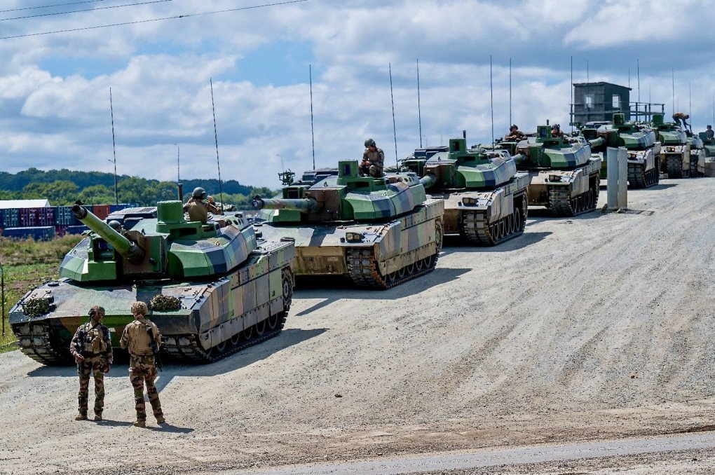 A column of French Leclerk main battle tanks. (Source: aidefranceukr/X) A column of French Leclerk main battle tanks. (Source: aidefranceukr/X)