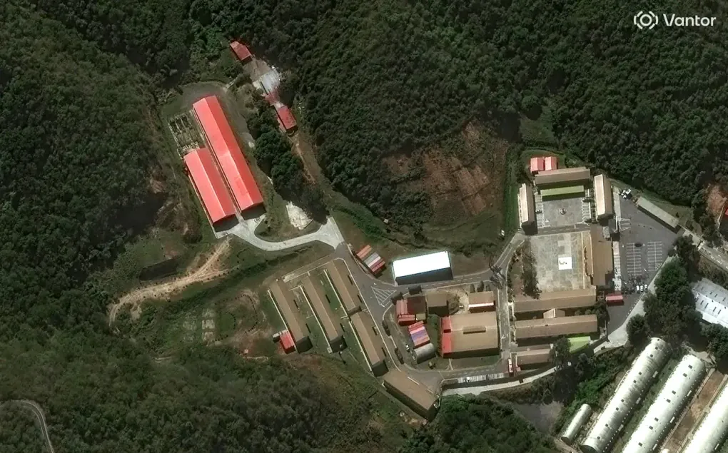 Close-Up of Fuerte Tiuna Military Complex on December 22. (Source: Vantor via Business Insider, 2026) Close-Up of Fuerte Tiuna Military Complex on December 22. (Source: Vantor via Business Insider, 2026)