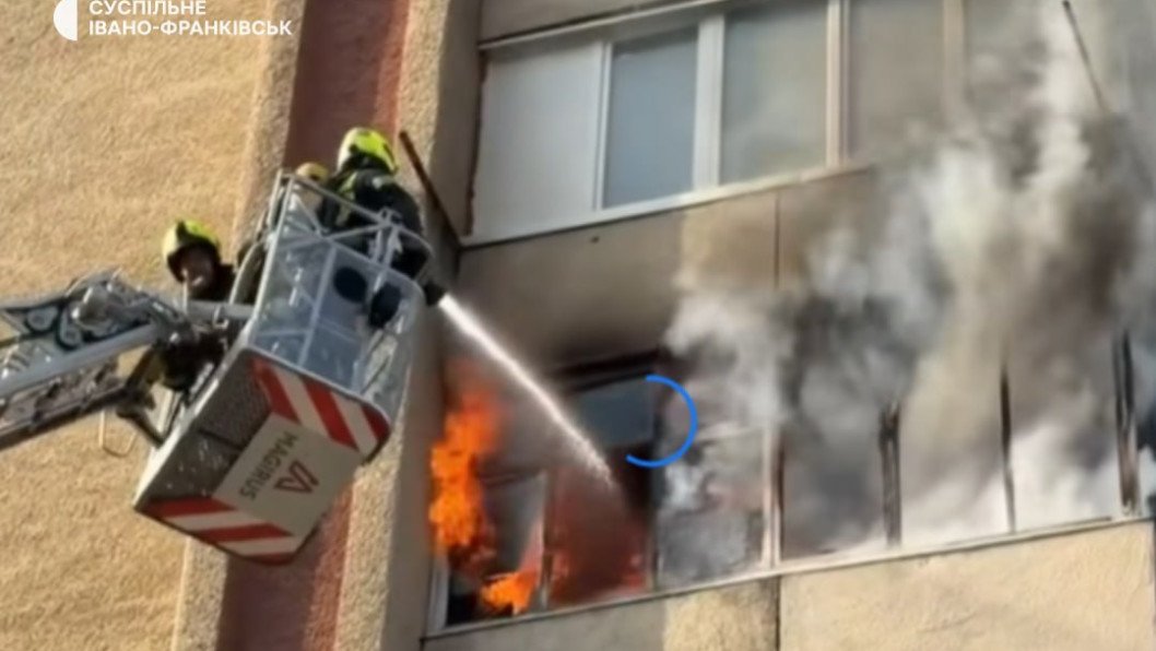 Ataque ruso con drones golpea hospital y maternidad en Ivano-Frankivsk: muertos y heridos