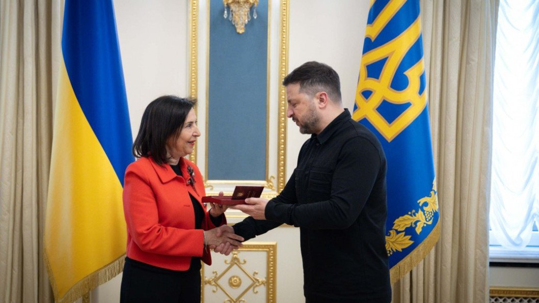 Zelenskyy Awards Spanish Defense Minister Order of Princess Olha for Military Support