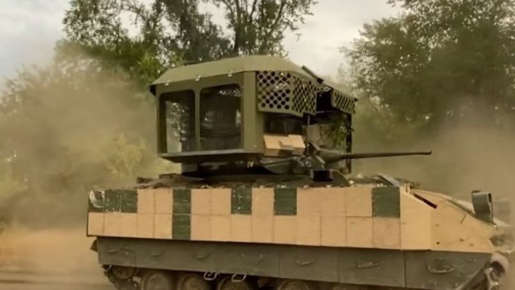 How Ukraine Upgraded US Bradleys to Survive Russia’s Drone Warfare