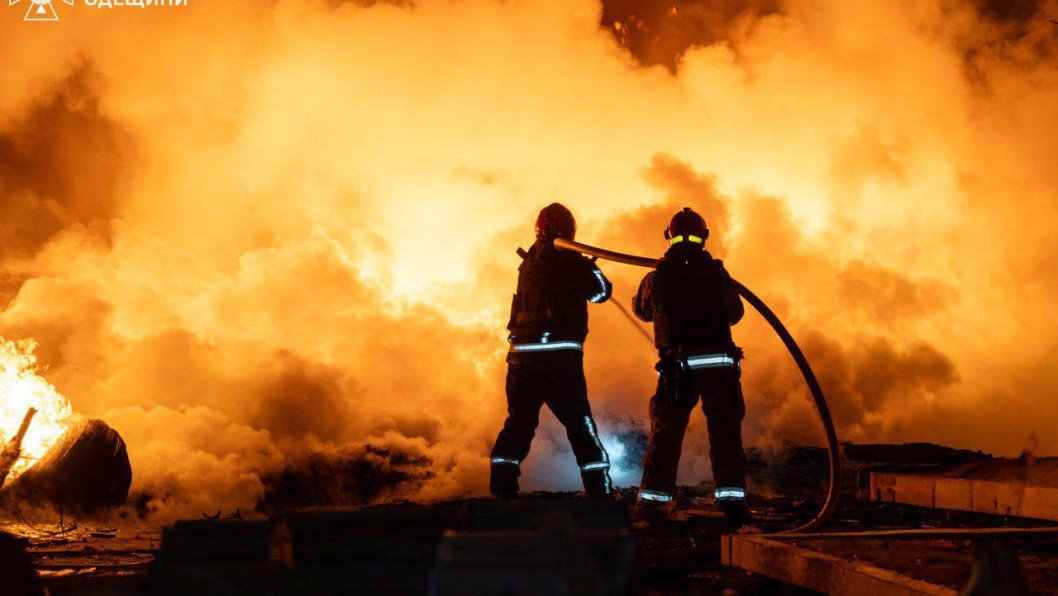 Ataques nocturnos rusos impactan zonas residenciales en Odesa, Kharkiv y Sumy, causando muertos, heridos y daños