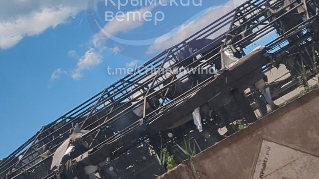 Vídeo y Satélite: Drones ucranianos incendian hangares del ejército ruso en la Crimea ocupada