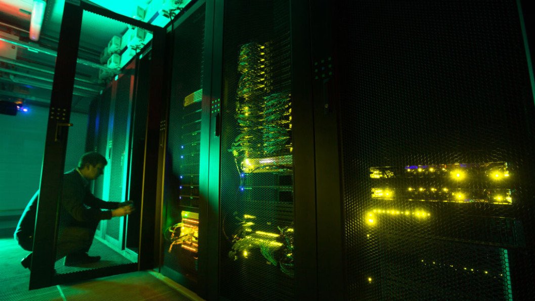 Most Russians Want AI to Replace Corrupt Government Officials, Poll Finds