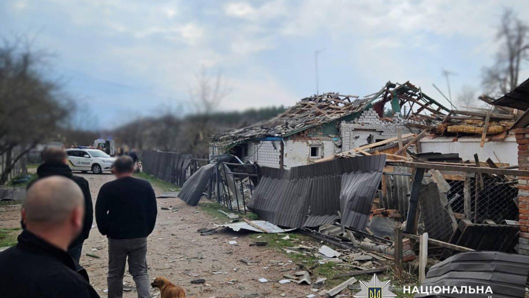 Ataque ruso destruye viviendas en Zhytomyr y deja una mujer muerta tras bombardeo contra zonas residenciales