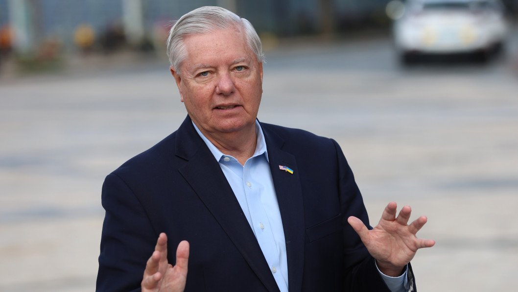 US Senator and Staunch Ukraine Ally Lindsey Graham Dies at 71