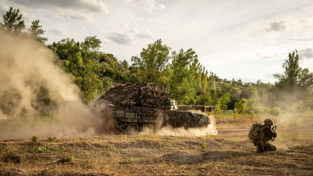 Kupiansk Front Breakthrough: Ukraine Encircles Russian Units Amid Multi-Axis Counterattack