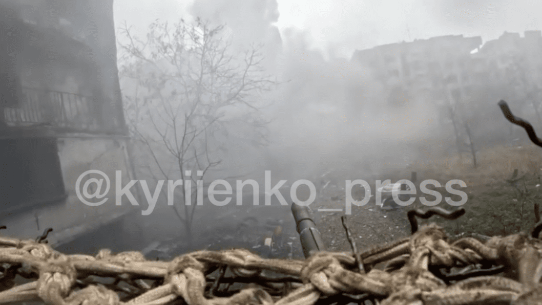 Ukrainian Tanks Enter Rodynske as Russia Tries to Cut Off Pokrovsk Supply Line, Video