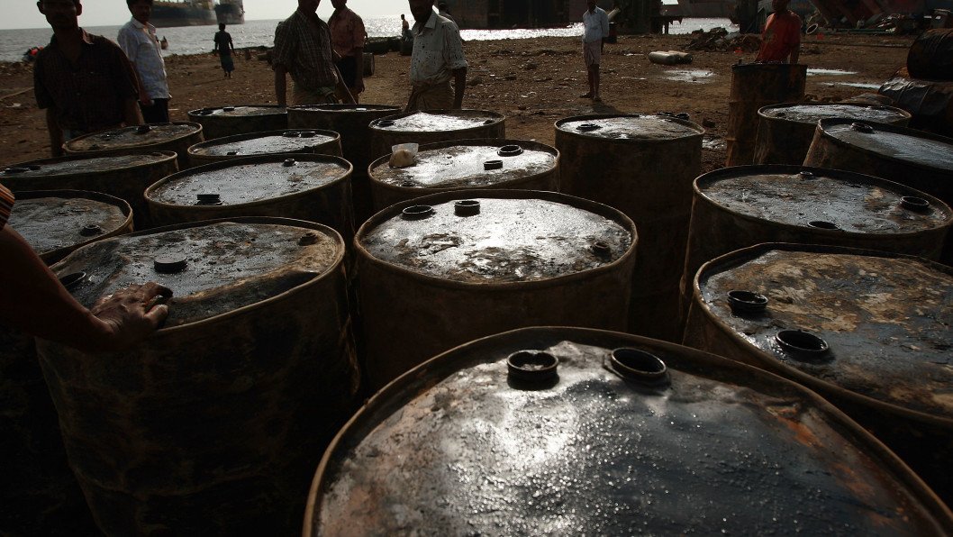 India Quietly Restarts Discount Russian Oil Purchases at $5/Barrel Off