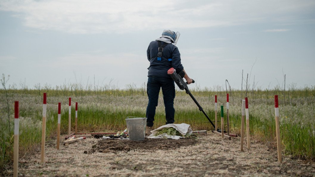 German Lawmaker Urges Temporary Exit From Anti-Mine Treaty Over Russian Threat