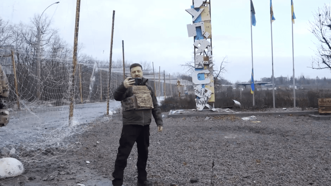 Putin Invites Journalists to “Surrounded” Ukrainian Forces in Kupiansk—Zelenskyy Shows Up Instead