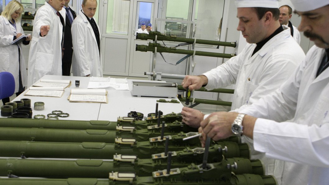 Tras gastar billones de dólares en la guerra, la industria de defensa rusa se topa con un muro