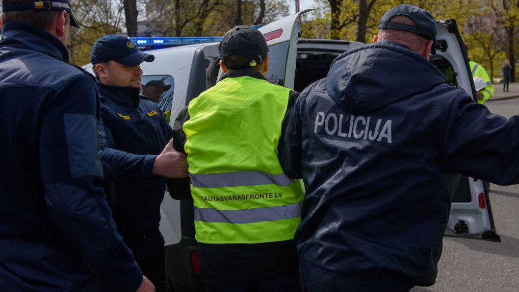 Letonia detiene a presunto espía de la inteligencia rusa por espionaje en el sector de la defensa