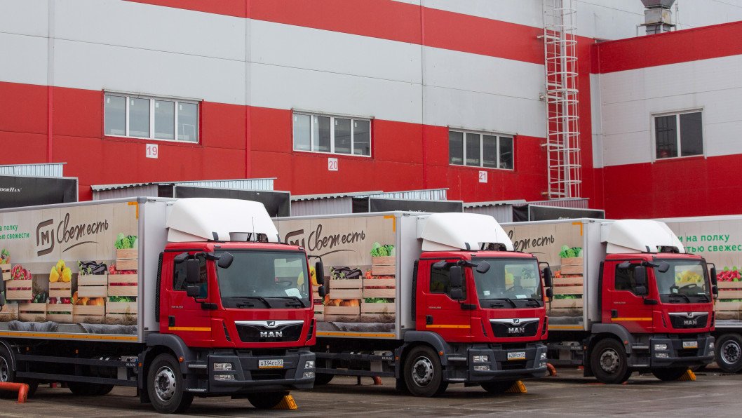 Russia’s Fuel Crisis Disrupts Food Deliveries to St. Petersburg Stores