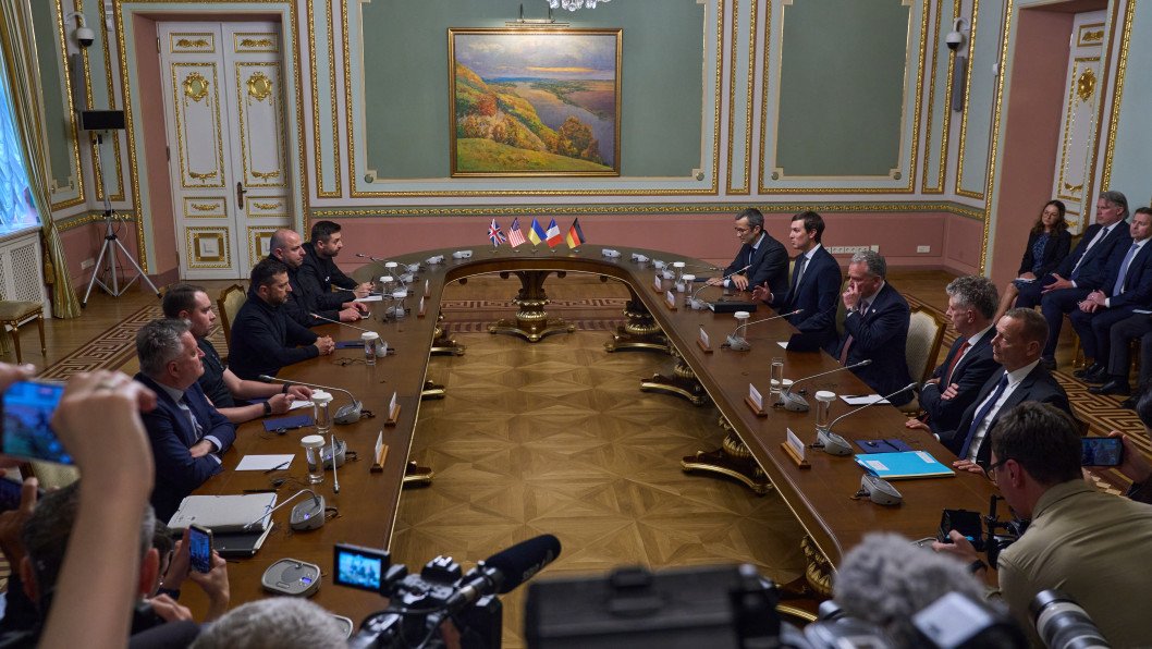 US Envoys Say Putin Talks Were “Very Constructive,” Sees Opening for Trilateral Format