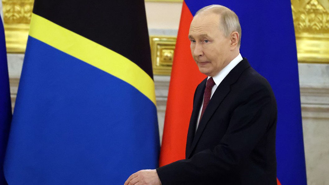 Putin Dismisses Zelenskyy Letter Claiming “No Point in Direct Talks”