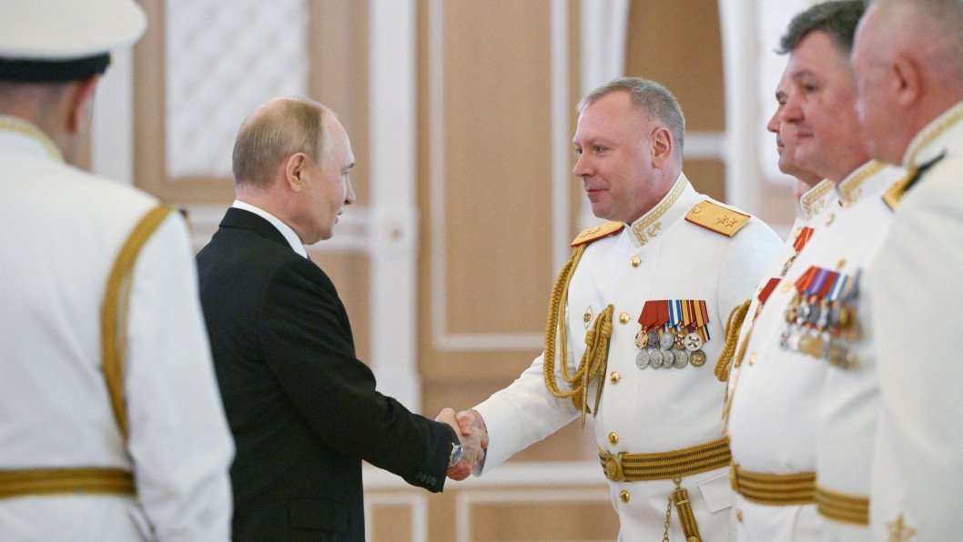 Putin Watches Navy Day From Afar as Ukrainian Drones Hit St Petersburg