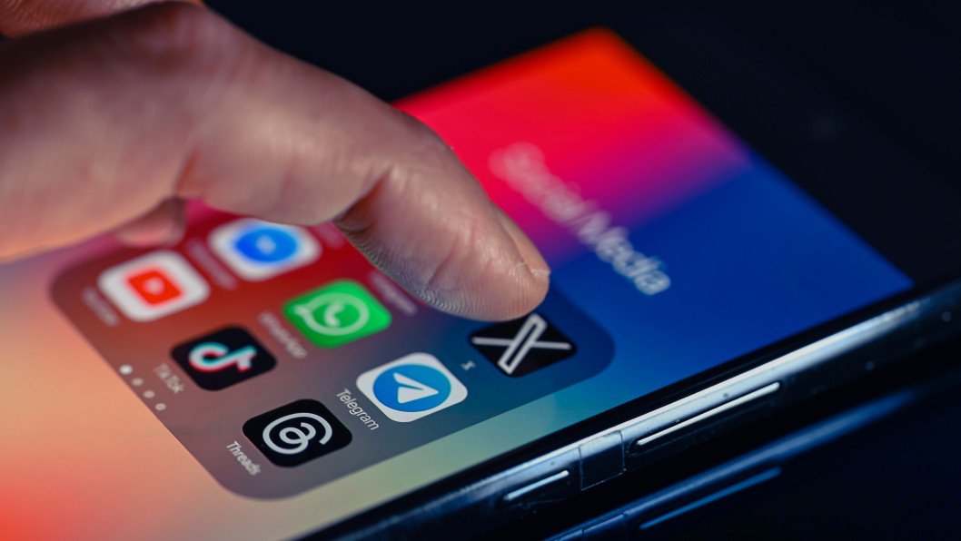 Russian Authorities Trial Restrictions on Telegram and WhatsApp Ahead of Proposed Messenger Ban