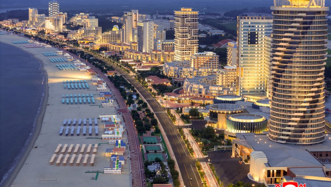 Kim Jong-Un Unveils Luxury Beach Resort for Russians—Right Next to a Missile Test Site