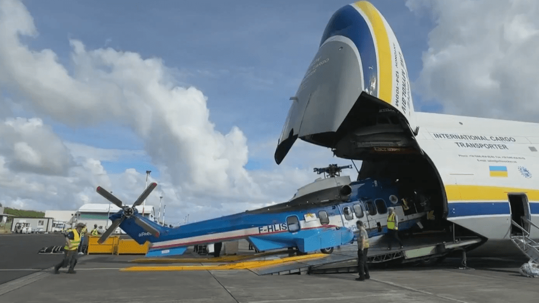 Ukrainian Aircraft Antonov An-124 Delivers Super Puma Helicopter to Réunion Island