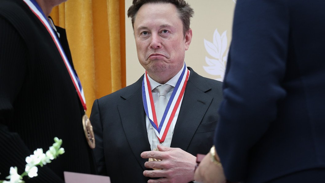 Elon Musk Ordered Ukraine Starlink Slowdown Despite Saying US Military Controls Limits, Says WSJ