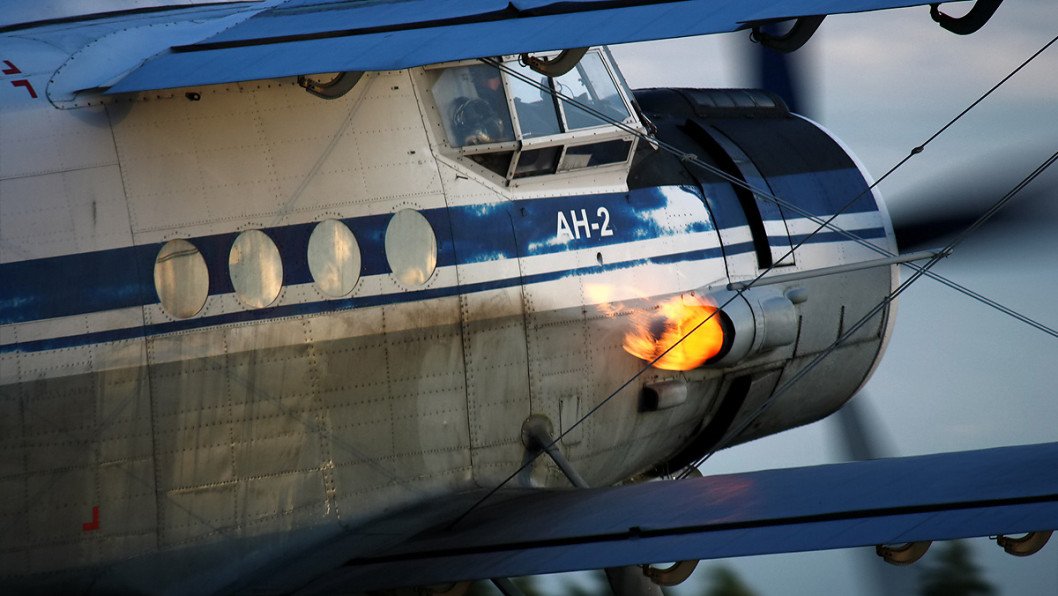 Russia’s Small Planes Test Car Gas as Aviation Fuel Runs Short—and Engines May Detonate
