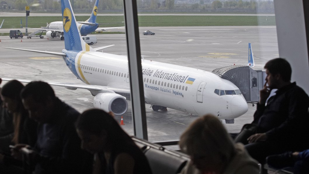 Ucrania crea grupo de trabajo para preparar la reapertura de aeropuertos