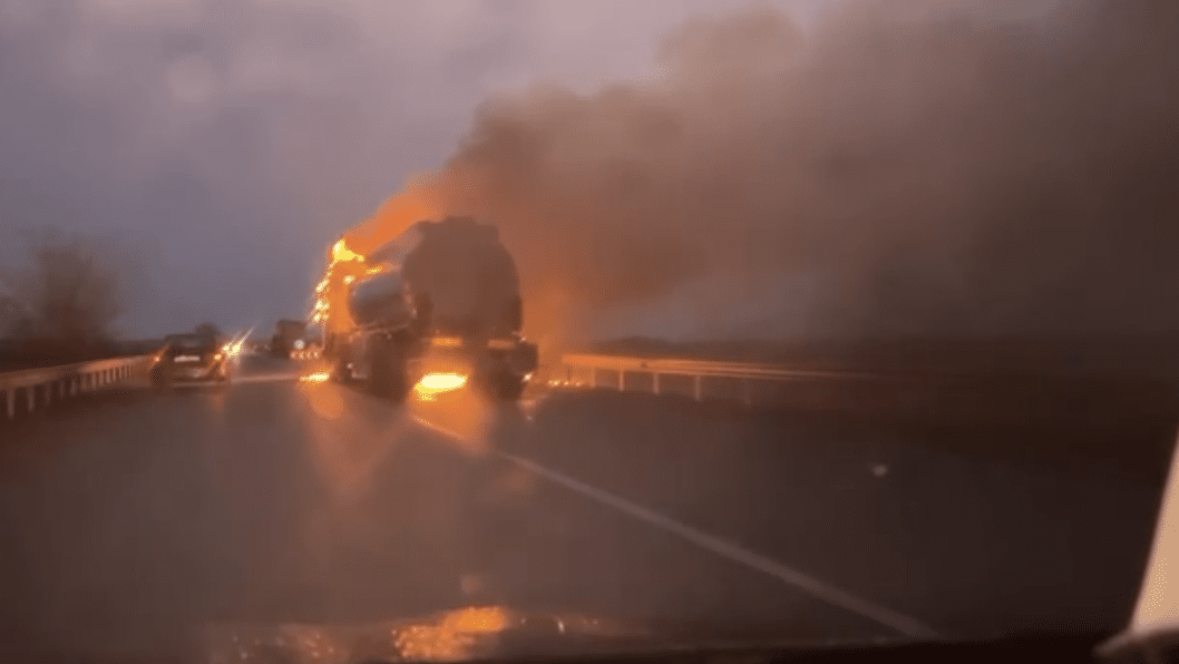 Russian Forces Use Starlink-Connected Drones to Target Ukraine’s Logistics Routes, Civilian Bus Hit