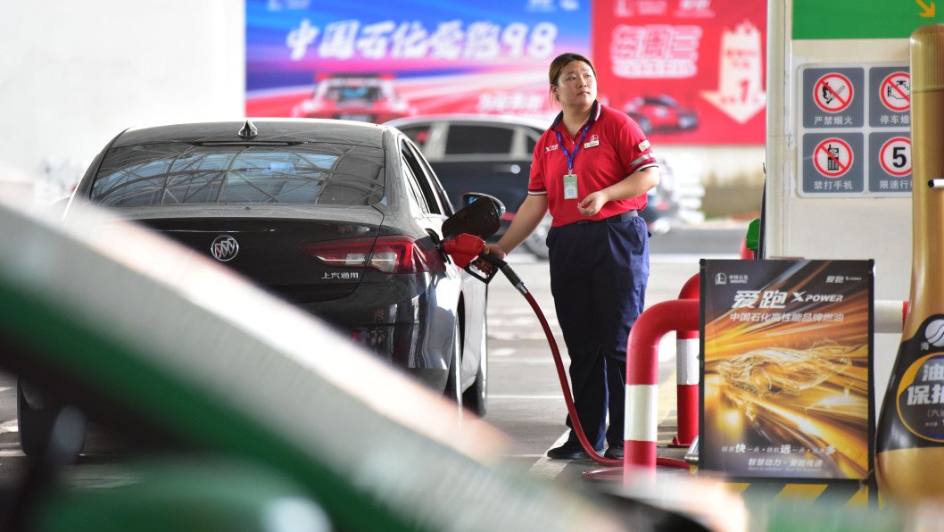 Russians Are Being Offered Refueling in China Amid Fuel Shortage