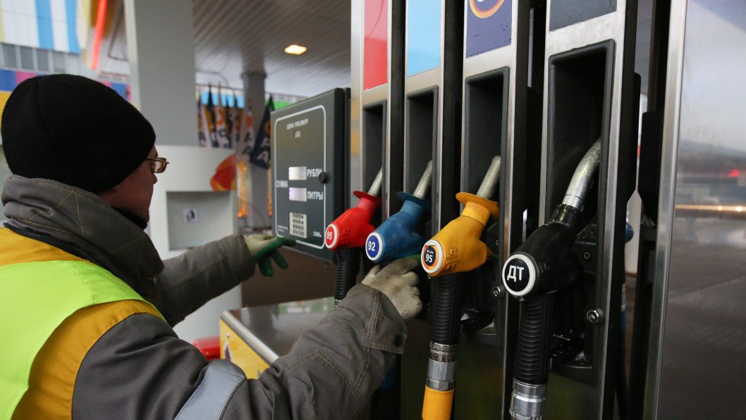 Gasoline Rationing Introduced in Russian-Occupied Crimea Following Ukrainian Strikes on Oil Infrastructure
