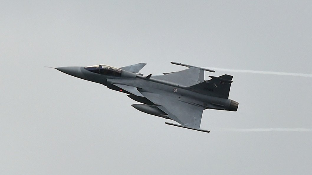 Zelenskyy Thanks Sweden for 16 Gripen Jets in Historic Defense Pact