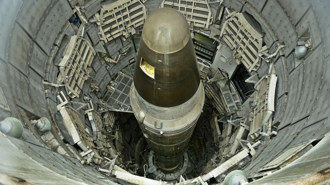 US Considers Expanding Nuclear Umbrella Over Europe to Reassure NATO