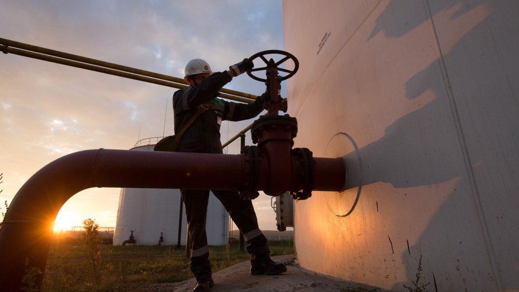 Sanctions Back in Full Flow as US Turns Off the Valve on Russian Oil