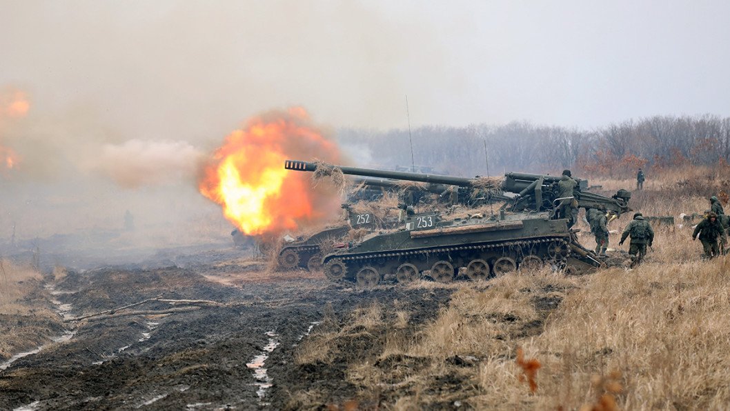 Ukrainian FPV Drones Burn $4 Million Russian Artillery System to the Ground, Video