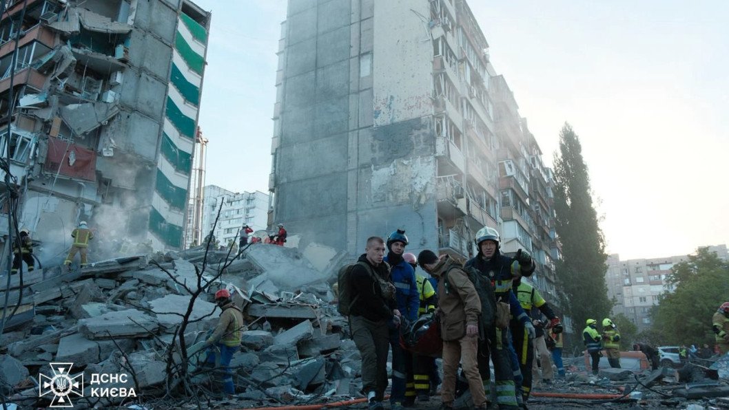 Russian Propaganda Calls Deadly Kyiv Missile Strike “Staged,” Ukraine Refutes Claim