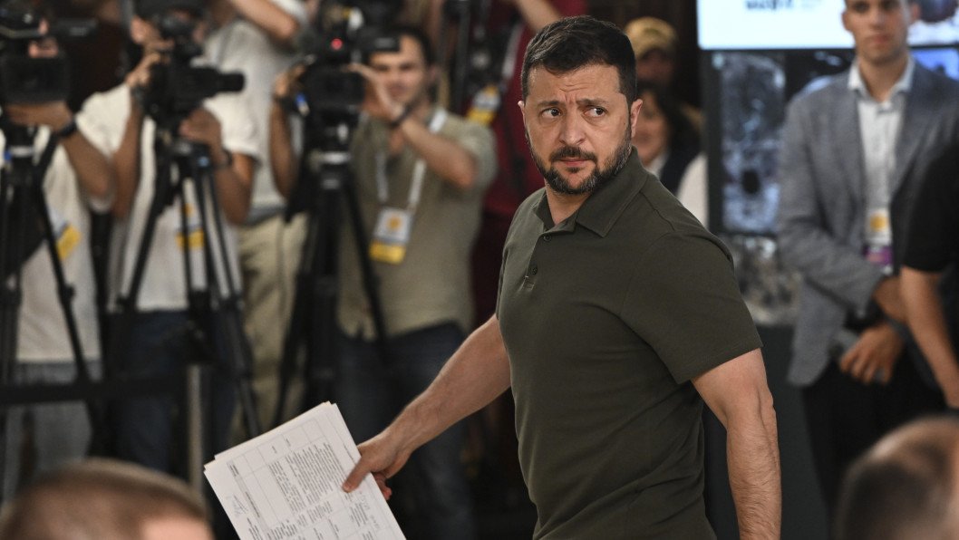 Zelenskyy Responds to Crimea Debate With US Policy Reminder