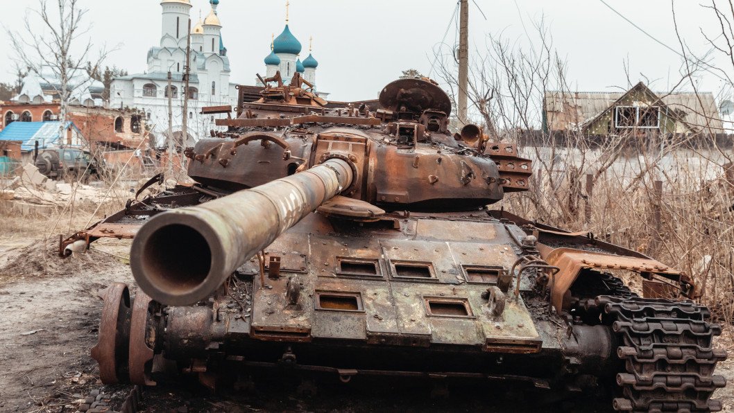 Russian Tanks Are Falling Apart—Not From Ukrainian Fire, But Their Own Armor