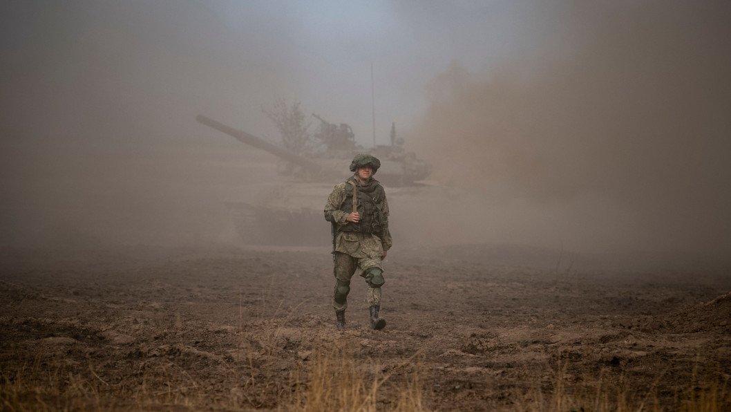 Russia Expands Forces in Ukraine by Risking Its Own Borders, Zelenskyy Warns