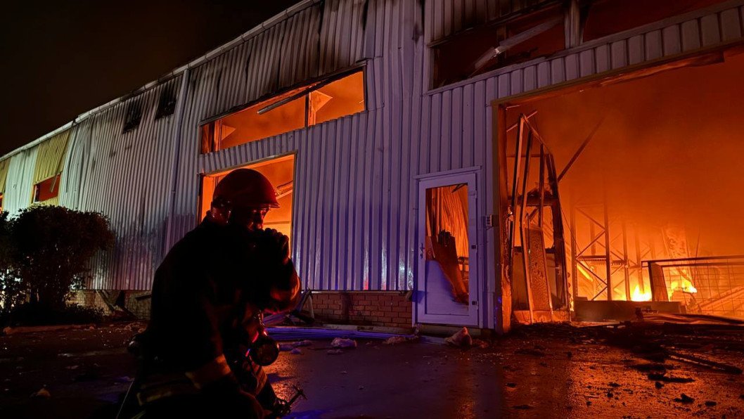 Russian Missile Strike Injures 14 in Odesa, Targets Postal Service